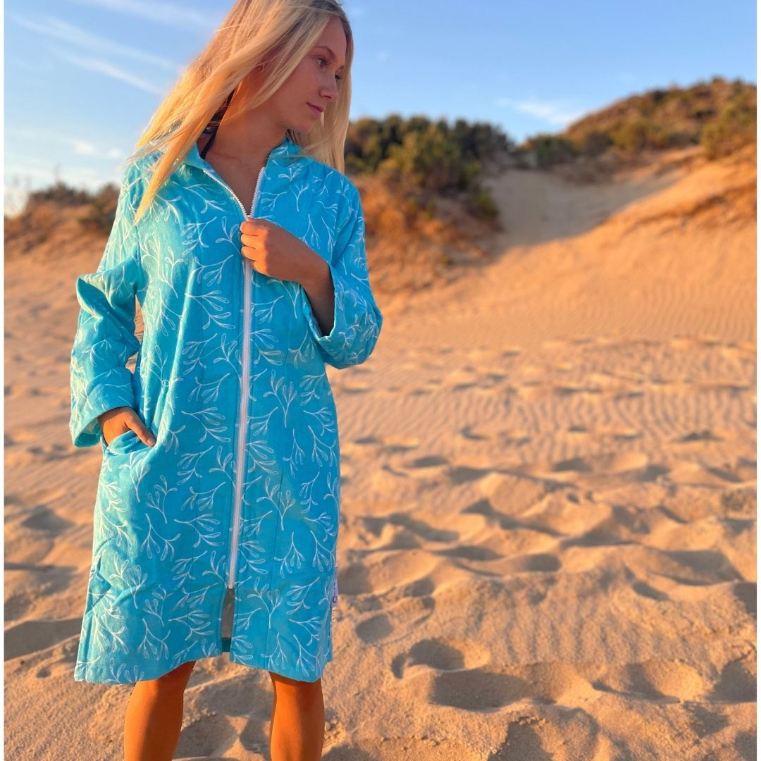 Hooded towel with full zip