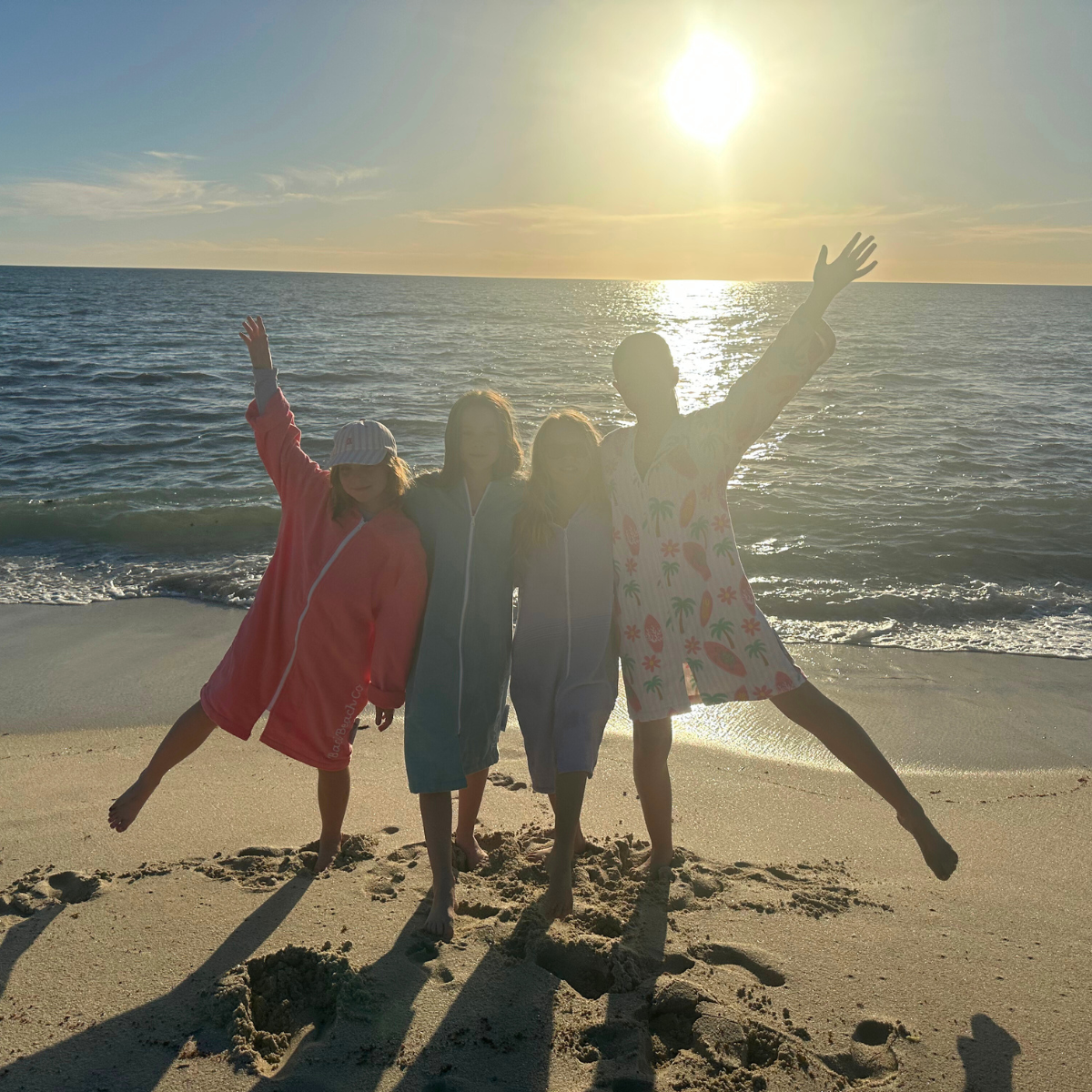 Salty Peach Hooded Towel (7-11y, S-M, M-L, L-XL)