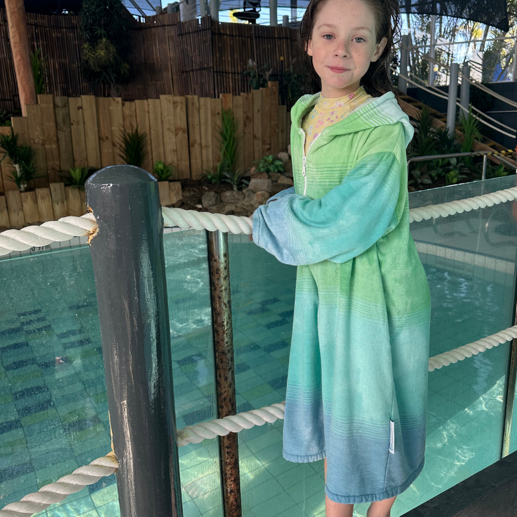 Reef Hooded Towel (3-5y, 5-7y, 7-11y, S-M, M-L, L-XL)
