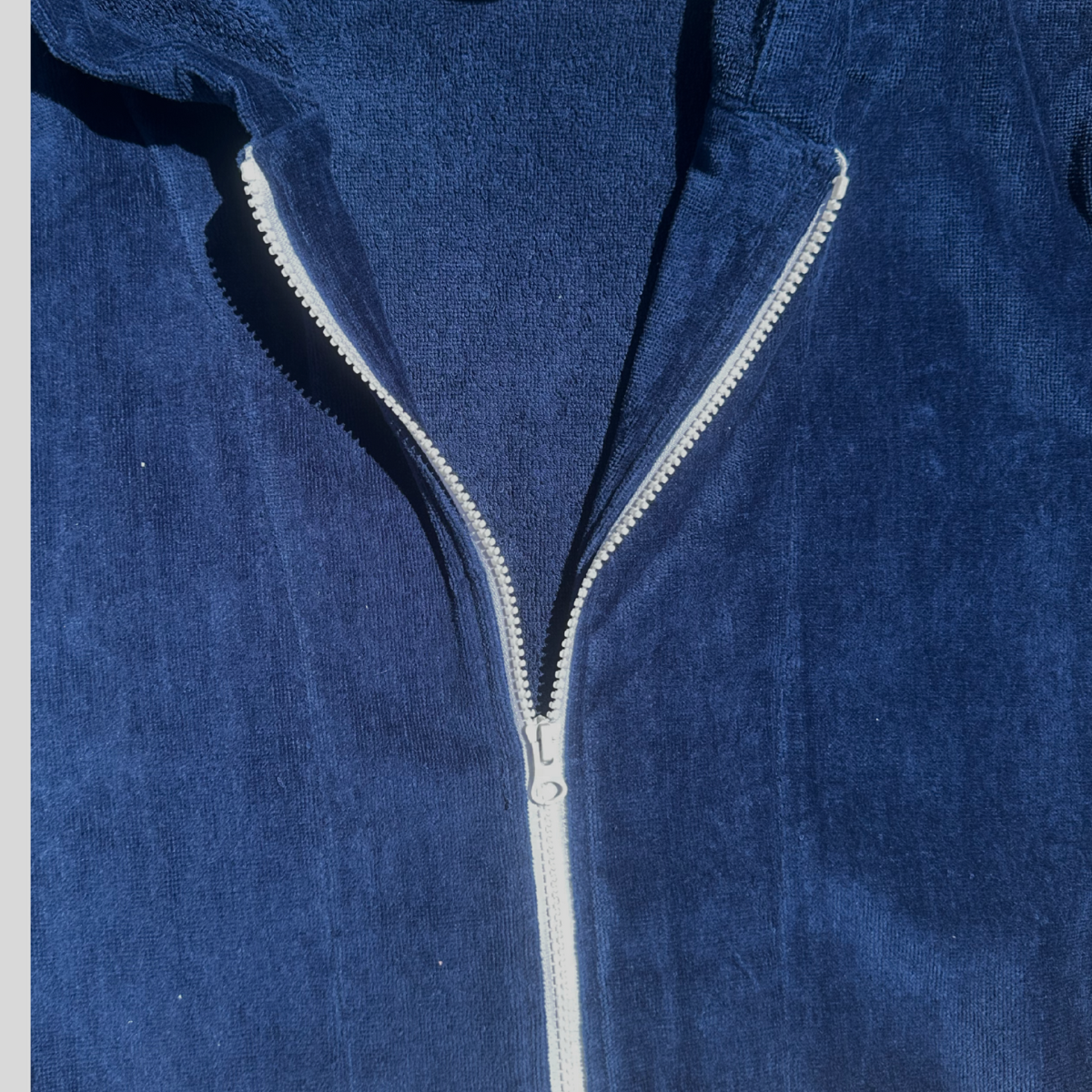 Deep Ocean Navy Hooded Towel (7-11y, S-M, M-L, L-XL)