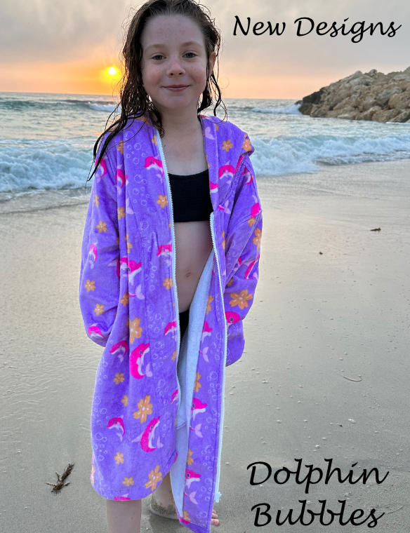Luxe Dolphin Bubbles Hooded Towel