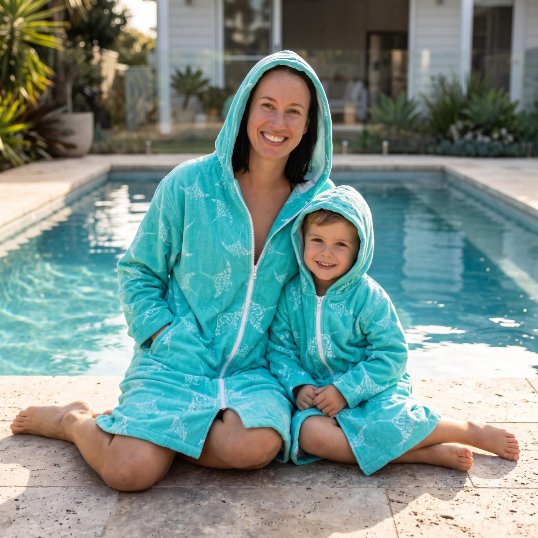 Stingray Hooded Towel (3-5y, 5-7y, 7-11y, S-M, M-L, L-XL)